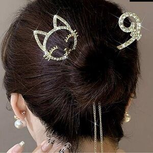 NIP kitty hair clip